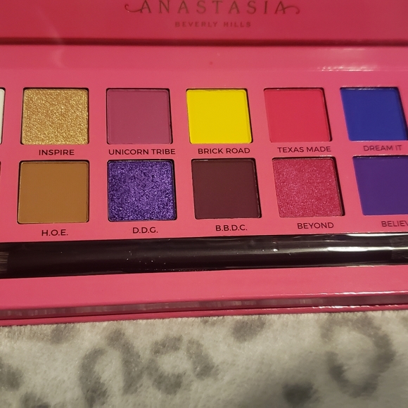 Anastasia Beverly Hills Palette - Picture 2 of 8